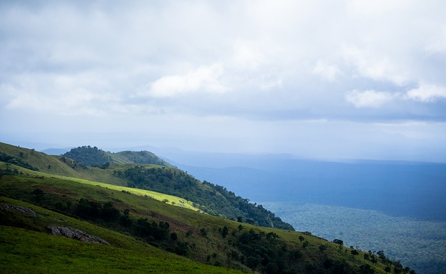 米体：法国电视台取消转播年轻人vs里尔，因前者胸前广告违规
